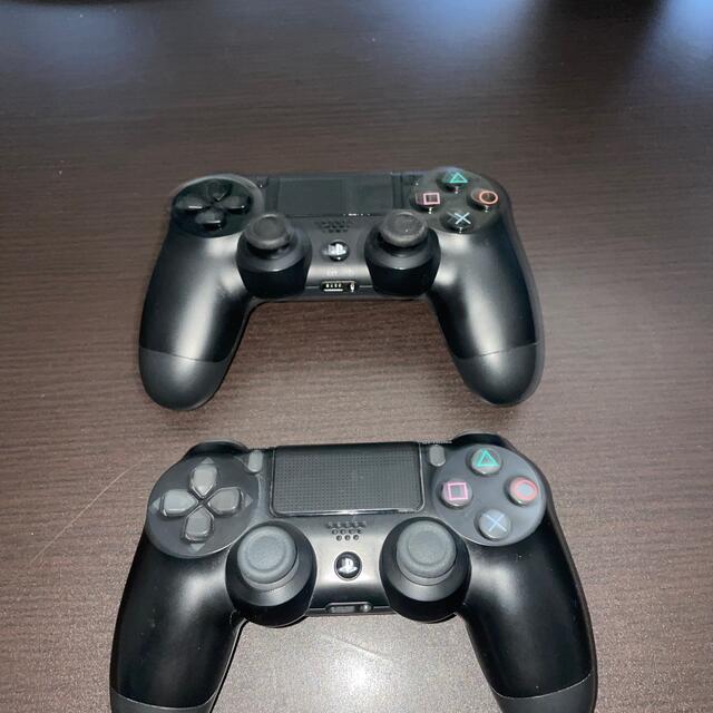 PlayStation4(プレイステーション4)のジャンク PS4コントローラー　　二個セット エンタメ/ホビーのゲームソフト/ゲーム機本体(家庭用ゲーム機本体)の商品写真
