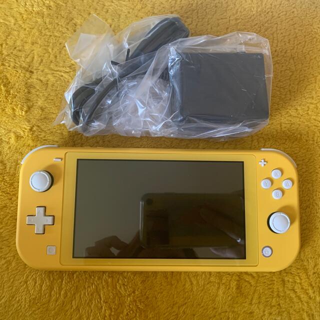 Nintendo Switch(ニンテンドースイッチ)の超美品☆Nintendo Switch Lite イエロー エンタメ/ホビーのゲームソフト/ゲーム機本体(携帯用ゲーム機本体)の商品写真