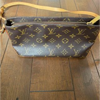 ルイヴィトン(LOUIS VUITTON)のLOUIS VUITTON ルイヴィトン　モノグラムバック　(ショルダーバッグ)