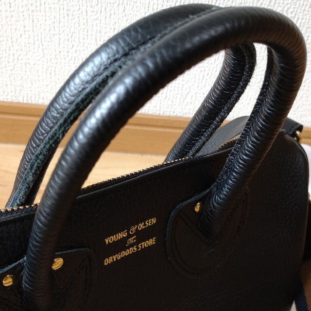 FRAMeWORK(フレームワーク)のヤングアンドオルセン ストラップ付 ミニボストン ブラック レディースのバッグ(ショルダーバッグ)の商品写真