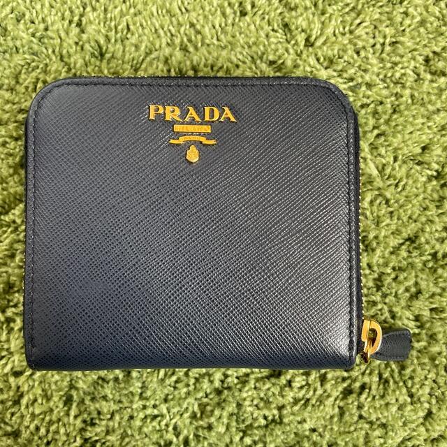 PRADA(プラダ)の【極美品】PRADA  プラダ　サフィアーノ 二つ折り  レザー　ダークネイビー レディースのファッション小物(財布)の商品写真