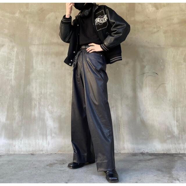 JOHN LAWRENCE SULLIVAN(ジョンローレンスサリバン)のJOHNLAWRENCESULLIVAN leather wide pants メンズのパンツ(スラックス)の商品写真