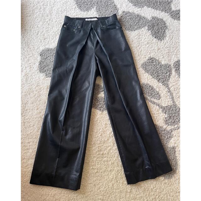 JOHN LAWRENCE SULLIVAN(ジョンローレンスサリバン)のJOHNLAWRENCESULLIVAN leather wide pants メンズのパンツ(スラックス)の商品写真