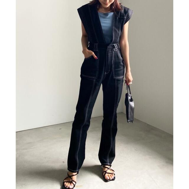 Ameri VINTAGE(アメリヴィンテージ)のameri V NECK DENIM JUMPSUIT レディースのパンツ(サロペット/オーバーオール)の商品写真