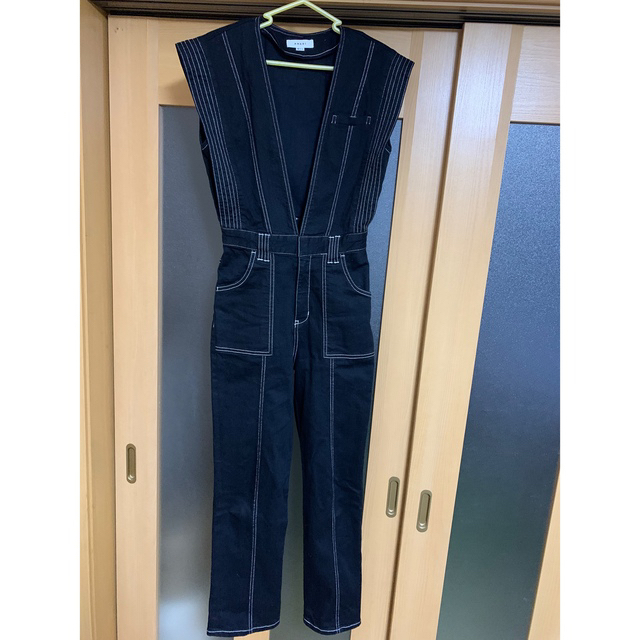 Ameri VINTAGE(アメリヴィンテージ)のameri V NECK DENIM JUMPSUIT レディースのパンツ(サロペット/オーバーオール)の商品写真