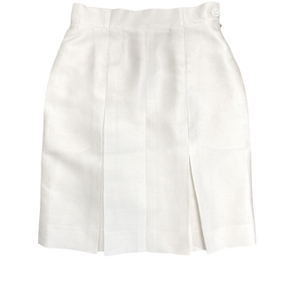 シャネル(CHANEL)のシャネル　CCボタン　オフホワイト　スカート(ひざ丈スカート)