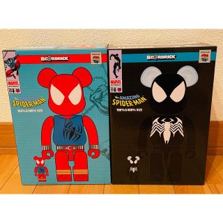 ベアブリック(BE@RBRICK)のSCARLET SPIDER /BLACK COSTUME100％ & 400％(その他)