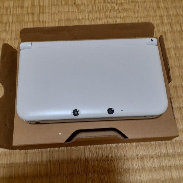 Nintendo 3DS  LL 本体 ホワイトとソフト 1