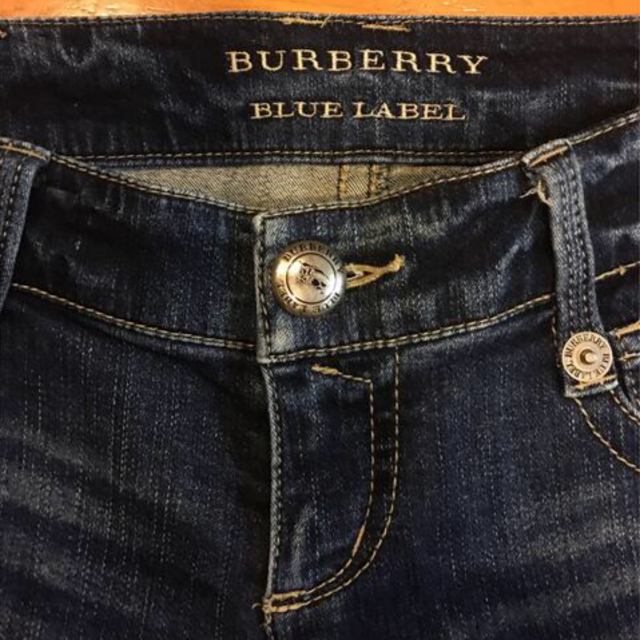 BURBERRY BLUE LABEL(バーバリーブルーレーベル)のバーバリー   ブルーレーベル　ショートパンツ　34  XS レディースのパンツ(ショートパンツ)の商品写真