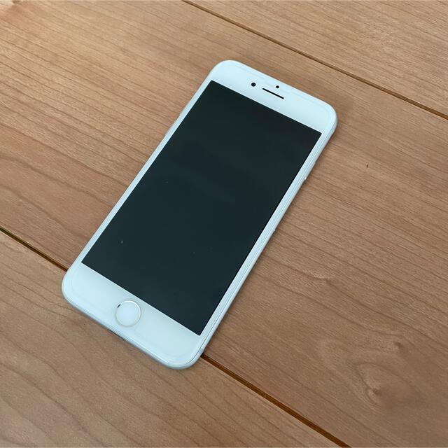 iPhone(アイフォーン)のiPhone 8 Silver 64 GB SIMフリー スマホ/家電/カメラのスマートフォン/携帯電話(スマートフォン本体)の商品写真