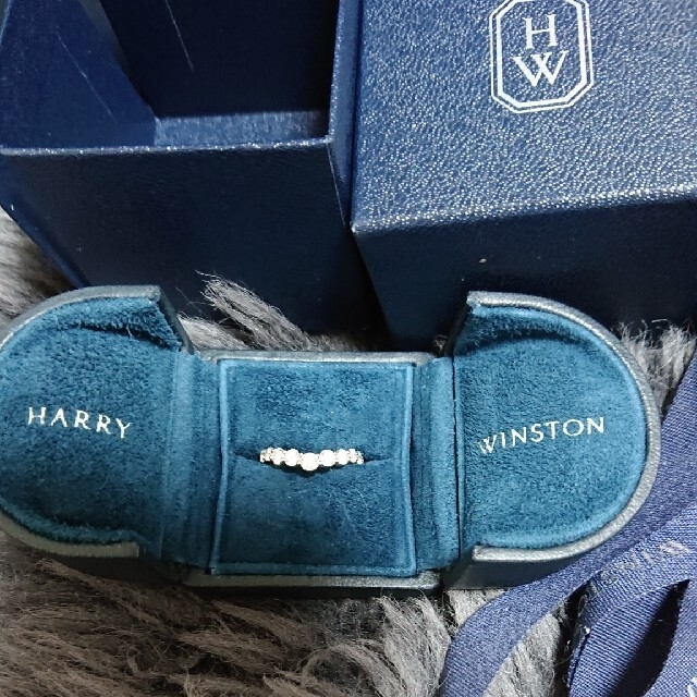 HARRY WINSTON(ハリーウィンストン)のハリーウィストン　Ｖシェイプ レディースのアクセサリー(リング(指輪))の商品写真