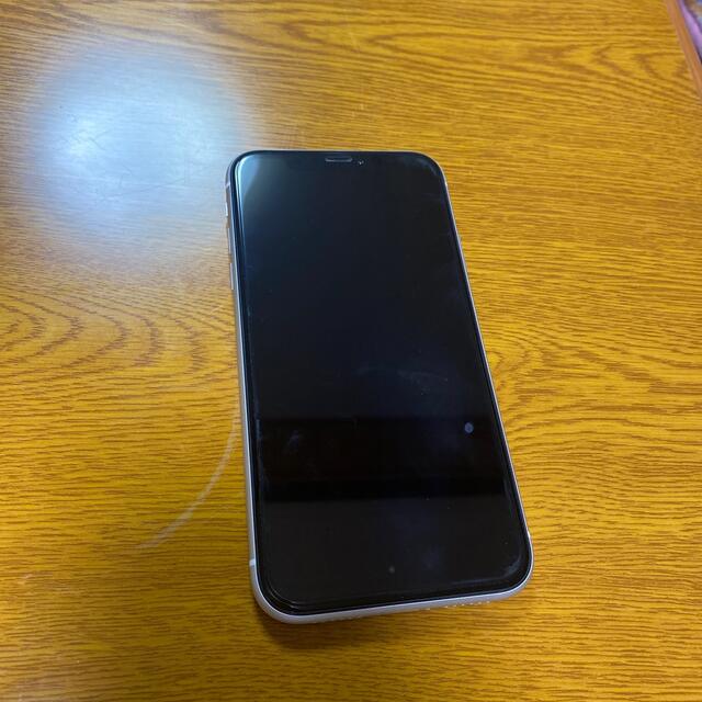 Apple(アップル)の【美品】iPhone xR 64GB ホワイト スマホ/家電/カメラのスマートフォン/携帯電話(スマートフォン本体)の商品写真