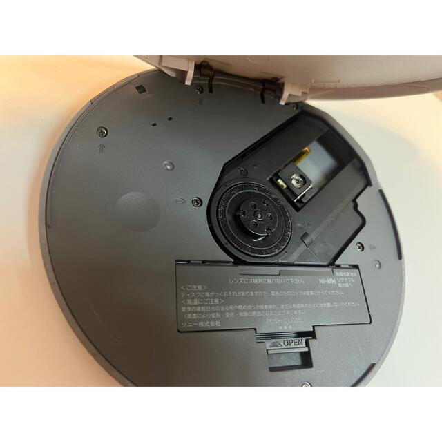 SONY(ソニー)のSONY CDポータブルプレーヤー CD WALKMAN D-NE730 スマホ/家電/カメラのオーディオ機器(ポータブルプレーヤー)の商品写真