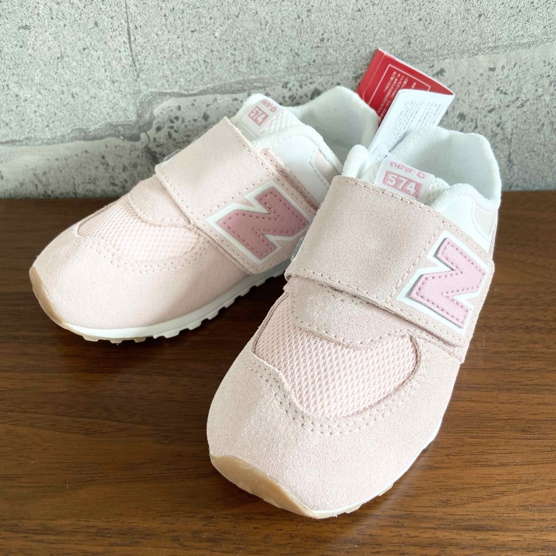 New Balance(ニューバランス)の【新品】14.5センチ ピンク ニューバランス スニーカー キッズ キッズ/ベビー/マタニティのベビー靴/シューズ(~14cm)(スニーカー)の商品写真