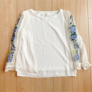 トッコ(tocco)のトッコクローゼット♡花刺繍ブラウス(シャツ/ブラウス(長袖/七分))