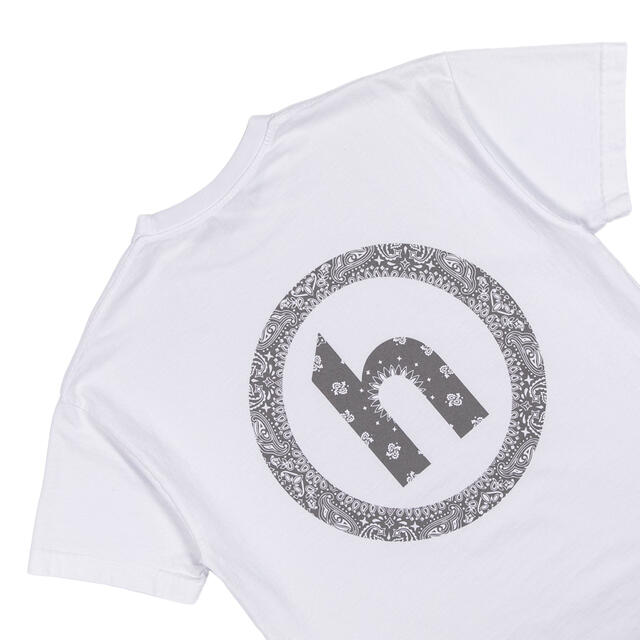 L HIDDEN® Paisley Tee - White メンズのトップス(Tシャツ/カットソー(半袖/袖なし))の商品写真