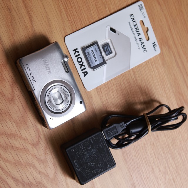 Nikon Coolpix A100 デジタルカメラ SDカード付電子式フォーカス