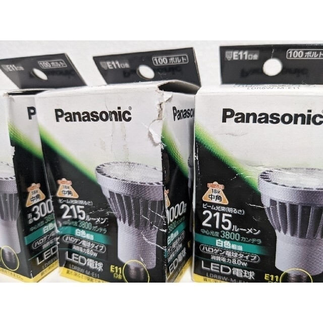 Panasonic(パナソニック)のPanasonic　LED電球　４個セット　　　【外箱ダメージ特価品】 インテリア/住まい/日用品のライト/照明/LED(蛍光灯/電球)の商品写真