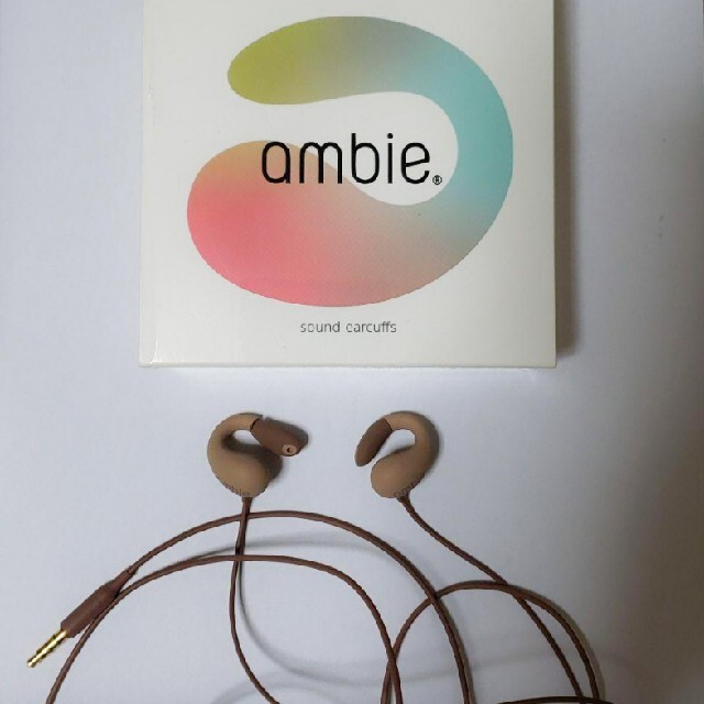 ambie sound earcuffis　アンビー イヤホン スマホ/家電/カメラのオーディオ機器(ヘッドフォン/イヤフォン)の商品写真