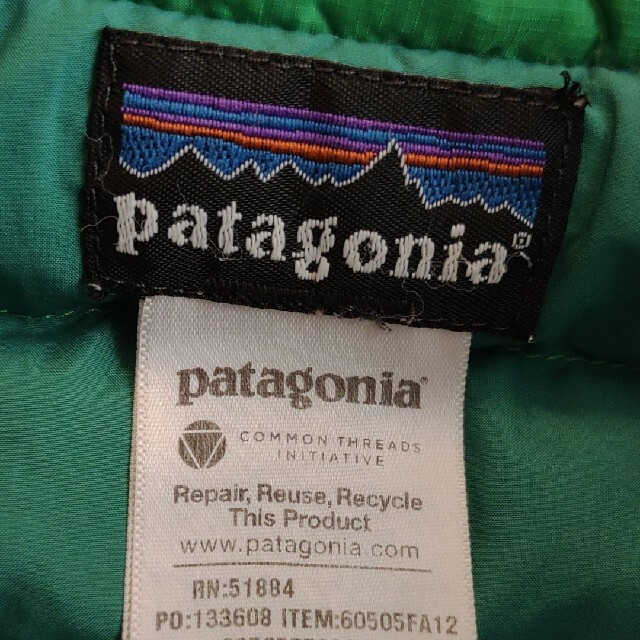 patagonia(パタゴニア)のcholoさん専用　パタゴニア　ダウンベスト　2T キッズ/ベビー/マタニティのキッズ服男の子用(90cm~)(ジャケット/上着)の商品写真