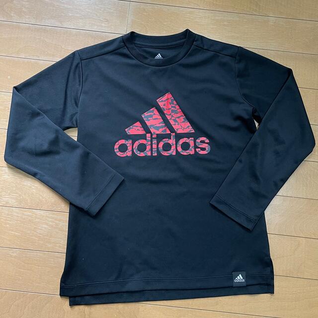 adidas(アディダス)のアディダス◆長袖Tシャツ◆140 キッズ/ベビー/マタニティのキッズ服男の子用(90cm~)(Tシャツ/カットソー)の商品写真