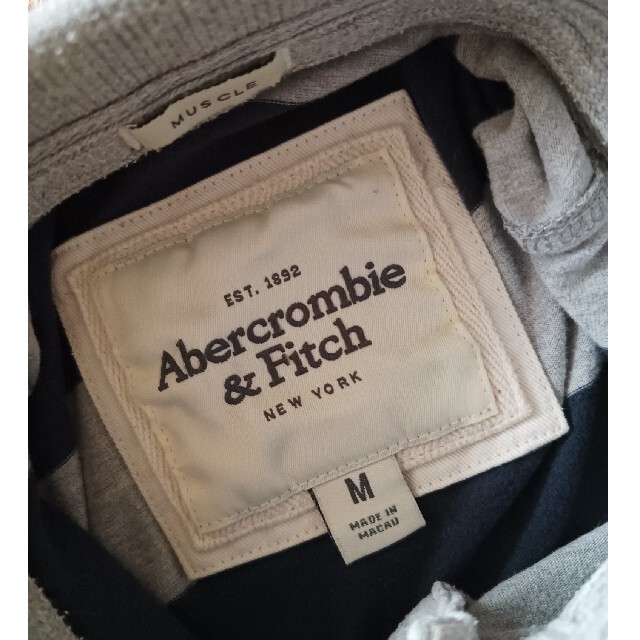 Abercrombie&Fitch(アバクロンビーアンドフィッチ)の涼しげなアバクロのコットンストライプ半袖ポロシャツ メンズのトップス(ポロシャツ)の商品写真