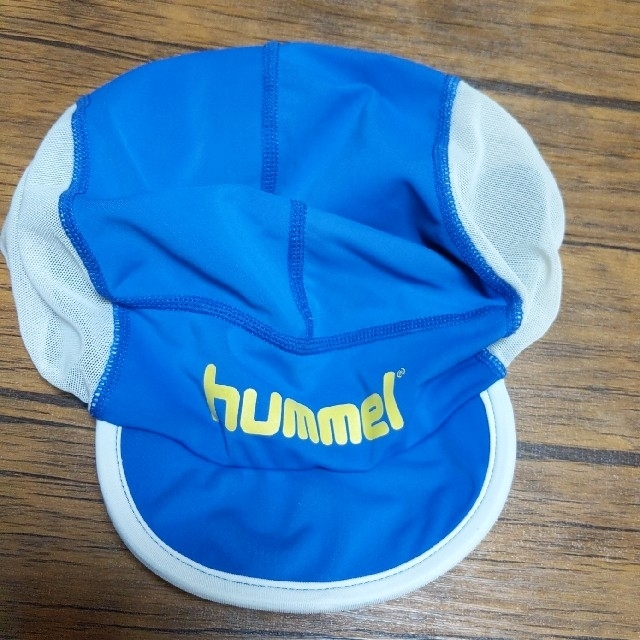 hummel(ヒュンメル)のhummel　サッカーキャップ　フリーサイズ スポーツ/アウトドアのサッカー/フットサル(ウェア)の商品写真