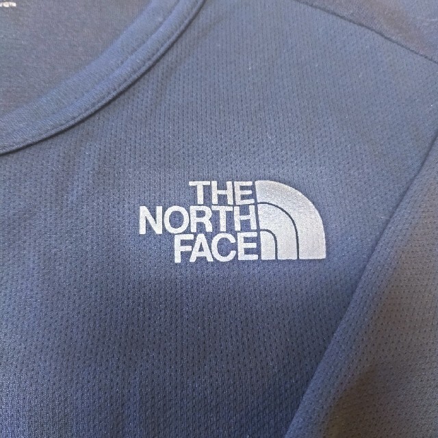 THE NORTH FACE(ザノースフェイス)の【美品】ノースフェイス 長袖シャツ　レディース　M　黒　ランニング　トレイル スポーツ/アウトドアのランニング(ウェア)の商品写真