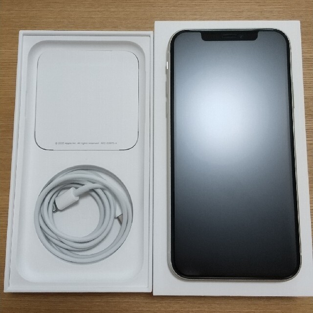 スマホ/家電/カメラiPhone11 本体 ホワイト 128GB 美品