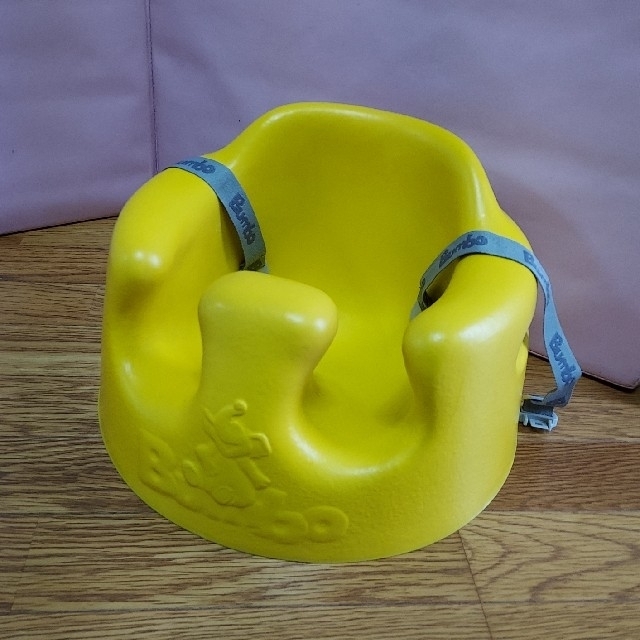 Bumbo - バンボ 子供椅子 黄色 ベルト テーブル付きの通販 by ちっぴママ's shop｜バンボならラクマ