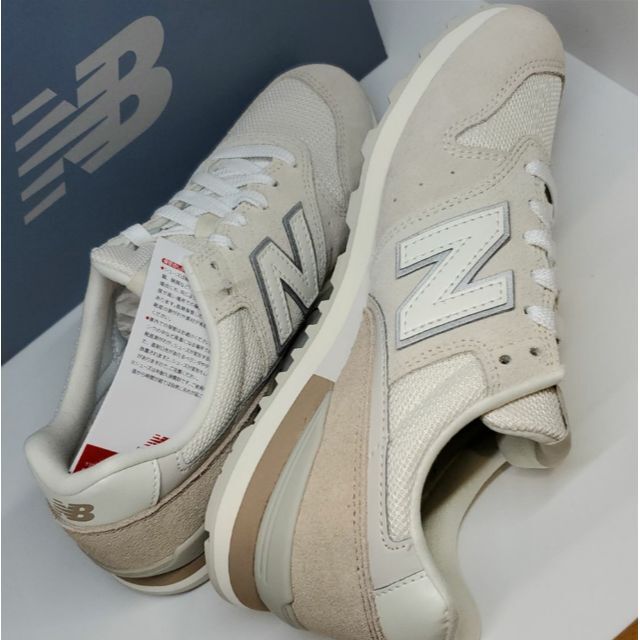 new balance ニューバランス WL574ZSO 白　23 靴箱輸送