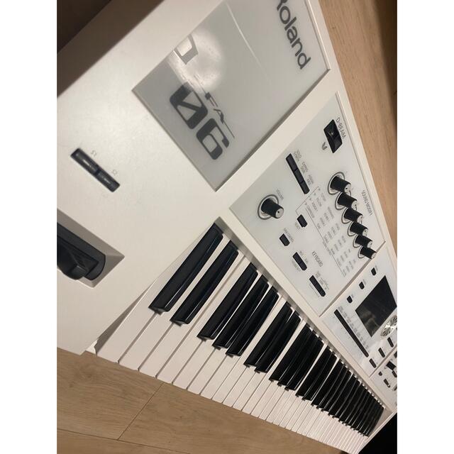 Roland(ローランド)のRoland fa06 ホワイト シンセサイザー 楽器の鍵盤楽器(キーボード/シンセサイザー)の商品写真