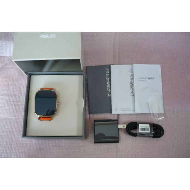 ASUS(エイスース)のASUS エイスース スマートウォッチ ZenWatch2 WI502Q メンズの時計(腕時計(デジタル))の商品写真