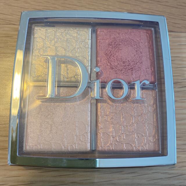 Christian Dior(クリスチャンディオール)のDiorバックステージ　フェイスグローパレット　004ローズゴールド コスメ/美容のベースメイク/化粧品(フェイスカラー)の商品写真