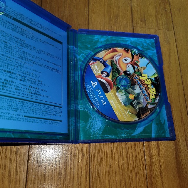 クラッシュ・バンディクー ブッとび3段もり！ PS4 エンタメ/ホビーのゲームソフト/ゲーム機本体(家庭用ゲームソフト)の商品写真