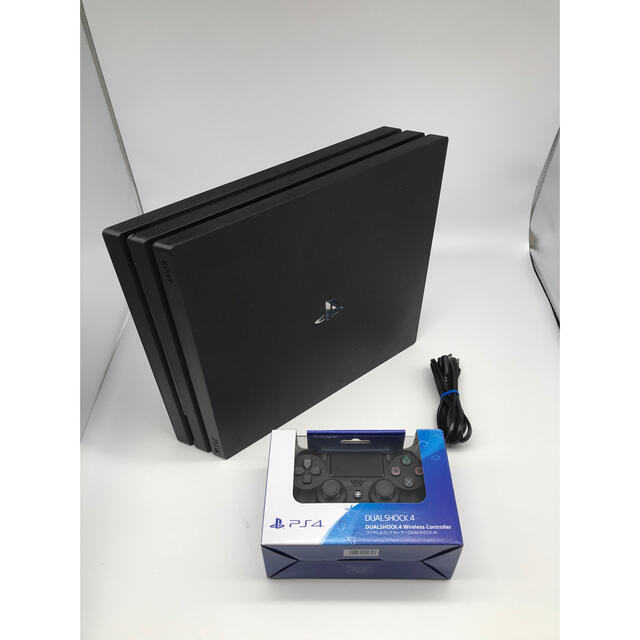 【サトリ様専用】PS4 PRO CUH7200 1TB エンタメ/ホビーのゲームソフト/ゲーム機本体(家庭用ゲーム機本体)の商品写真