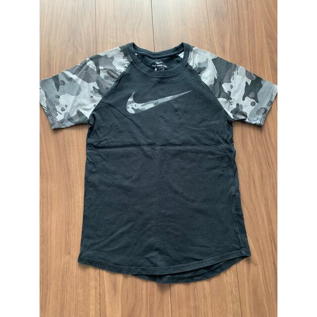 NIKE(ナイキ)の男の子お洋服まとめ売り140cmセット② NIKE TK 子供服 キッズ キッズ/ベビー/マタニティのキッズ服男の子用(90cm~)(Tシャツ/カットソー)の商品写真