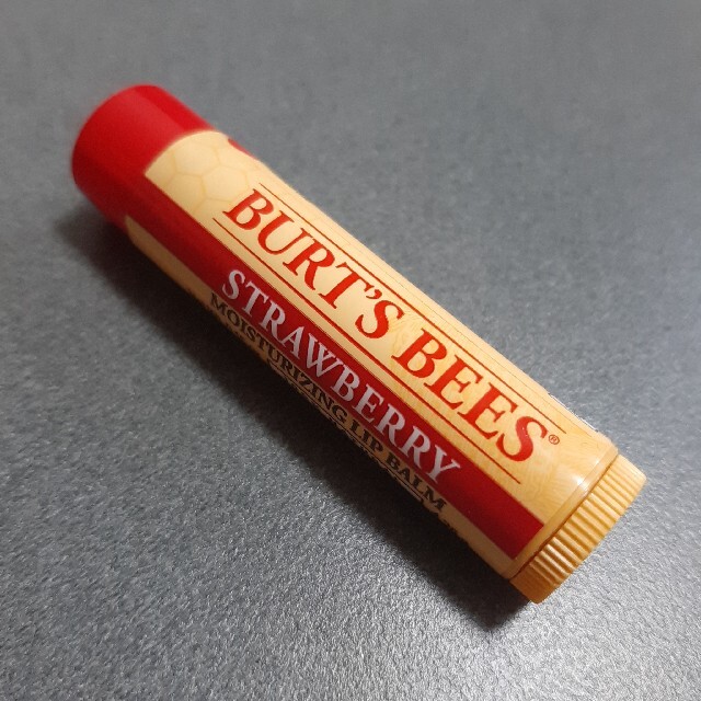BURT'S BEES(バーツビーズ)の【リップ】BURT'S BEES ストロベリー 未開封 コスメ/美容のスキンケア/基礎化粧品(リップケア/リップクリーム)の商品写真