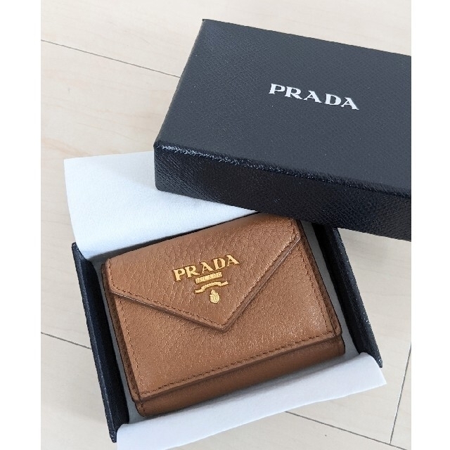 【輸入物】PRADA三つ折り財布のサムネイル