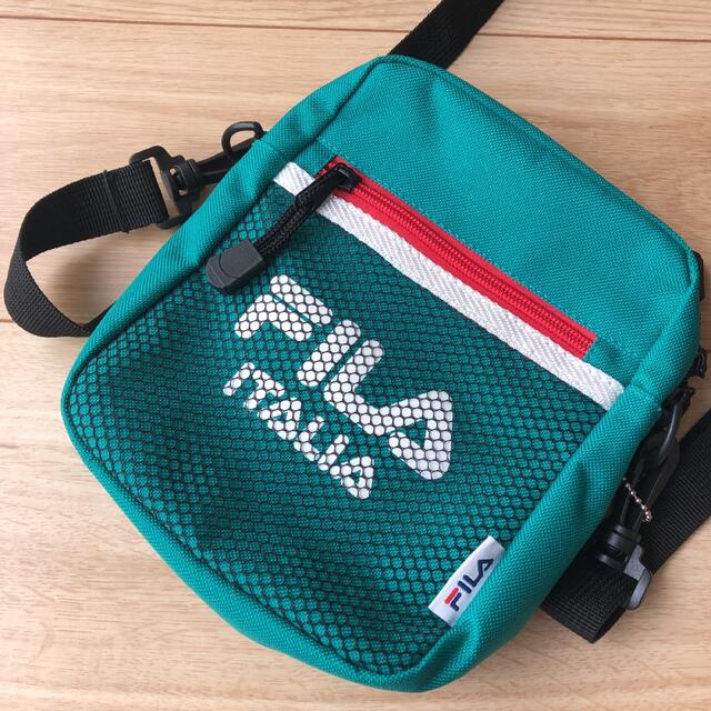 FILA(フィラ)のアウトドアにもおすすめ！FILA ミニバッグ　サコッシュ レディースのバッグ(ボディバッグ/ウエストポーチ)の商品写真