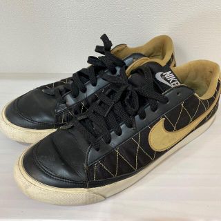 ナイキ(NIKE)のNIKE「BLAZER LOW '09 ND ブラック/メタリックゴールド」(スニーカー)