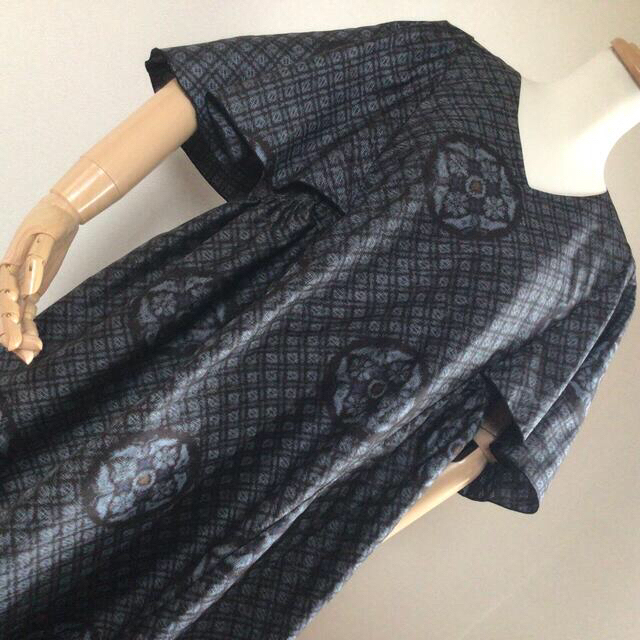 い　新古　大島紬　リメイク　ワンピース　ケープ袖　ポケット付き レディースの水着/浴衣(着物)の商品写真
