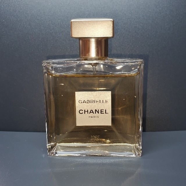 CHANEL(シャネル)のシャネル ガブリエル オードゥパルファム 50ml【お値下げします】 コスメ/美容の香水(香水(女性用))の商品写真