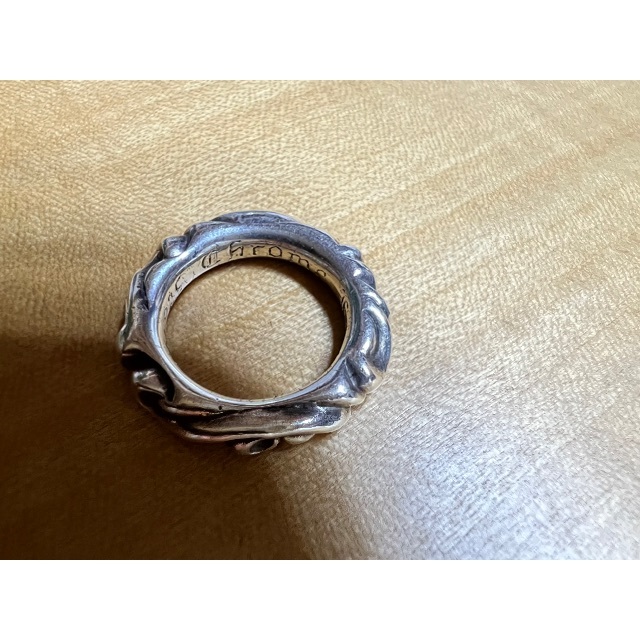 Chrome Hearts(クロムハーツ)のクロムハーツ/ スクロール バンド　サイズ８号 レディースのアクセサリー(リング(指輪))の商品写真