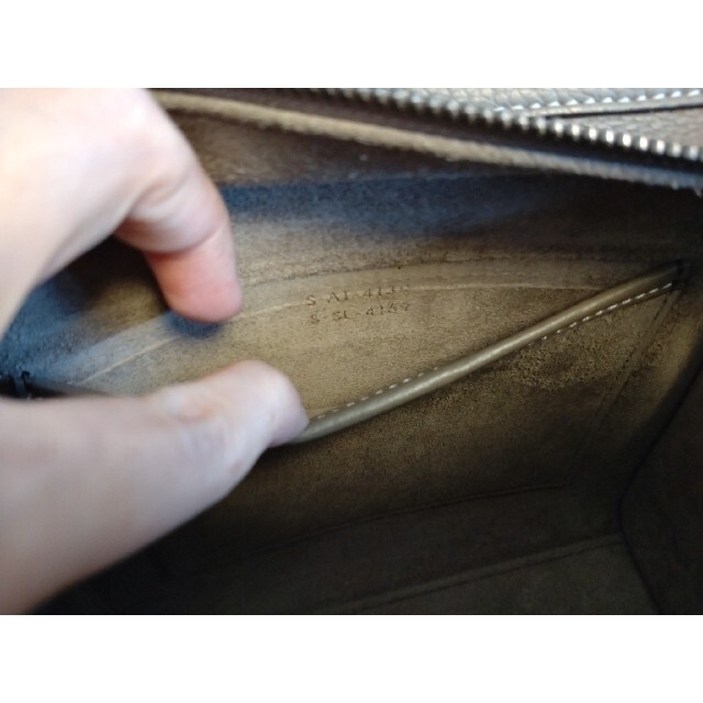 celine(セリーヌ)のCELINE　ラゲージ　ナノ　スリ　2020 レディースのバッグ(ショルダーバッグ)の商品写真