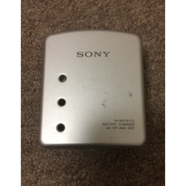 SONY(ソニー)のSONY 電池用 充電器 処分価格 スマホ/家電/カメラの生活家電(その他)の商品写真