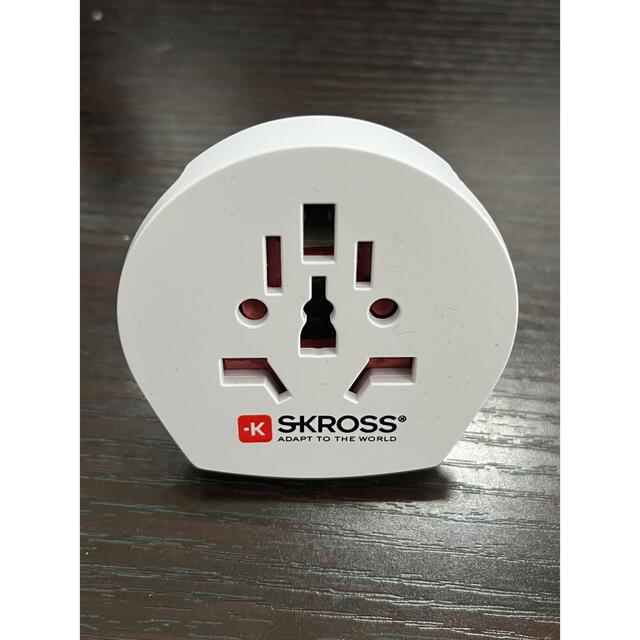 スイス発スタイリッシュ"SKROSS "ワールドアダプター スマホ/家電/カメラの生活家電(変圧器/アダプター)の商品写真