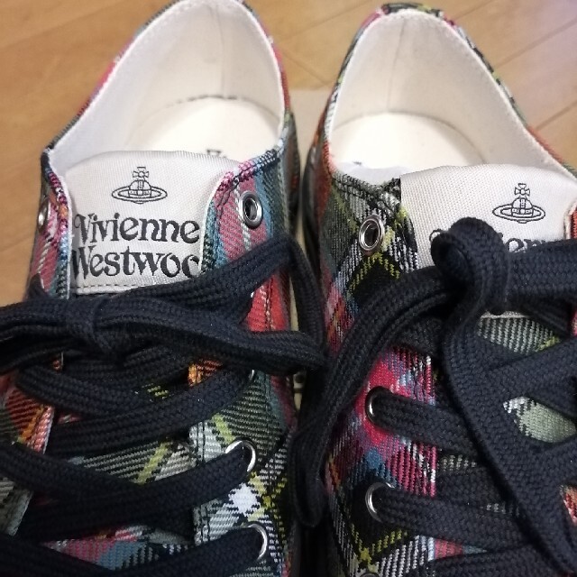 Vivienne Westwood(ヴィヴィアンウエストウッド)のヴィヴィアンウエストウッド　公式通販購入　チェックスニーカー　サイズ41 メンズの靴/シューズ(スニーカー)の商品写真