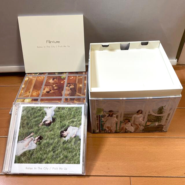 【５点新品】Perfume ブルーレイ７点セット ※オマケ付き エンタメ/ホビーのDVD/ブルーレイ(ミュージック)の商品写真