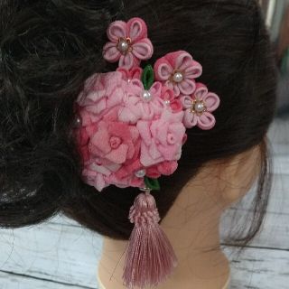 ピンクつまみ細工髪飾り(ヘアアクセサリー)